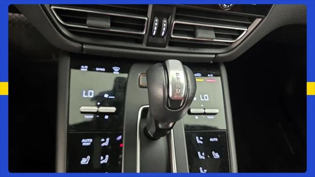 2022 Porsche Macan Macan
