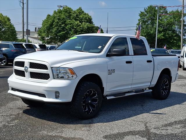 2019 RAM 1500 Classic Express Crew Cab 4x4 57 Box 2019 RAM 1500 Classic Express Crew Cab 4x4 57 Box