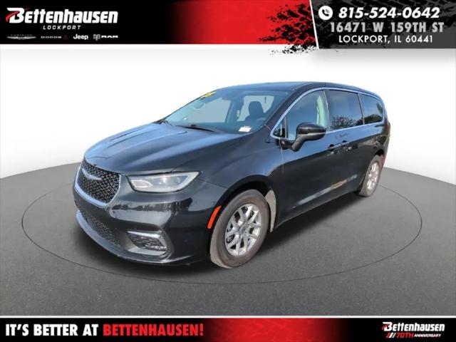2023 Chrysler Pacifica Touring L for sale in Lockport, IL