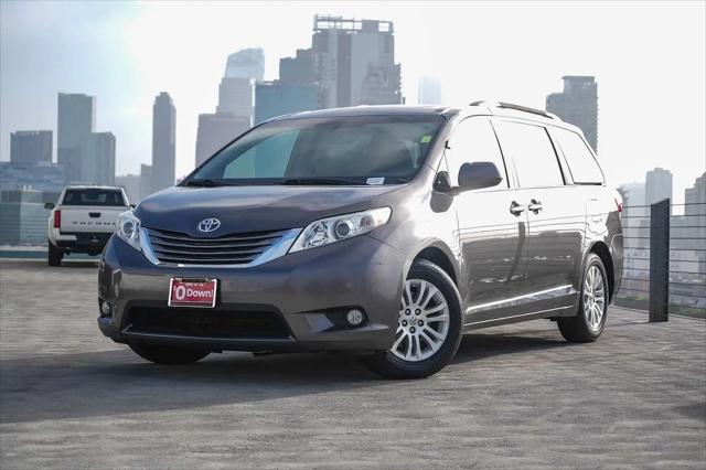 2017 Toyota Sienna XLE 8 Passenger for sale in Los Angeles, CA