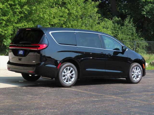 2027 Chrysler Pacifica PACIFICA SELECT AWD