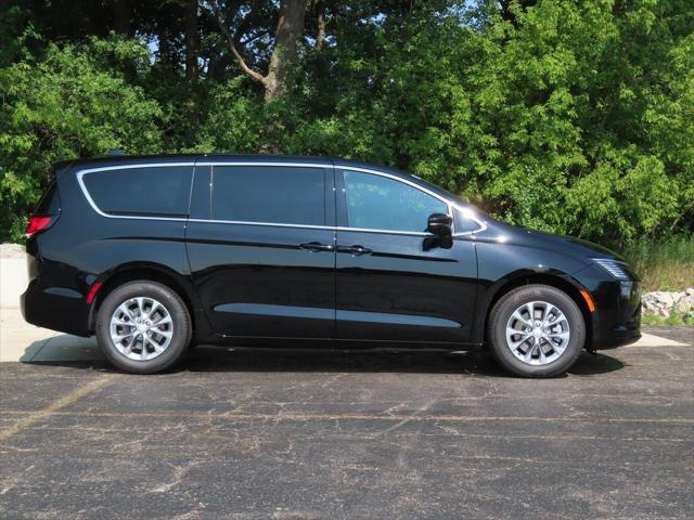2027 Chrysler Pacifica PACIFICA SELECT AWD