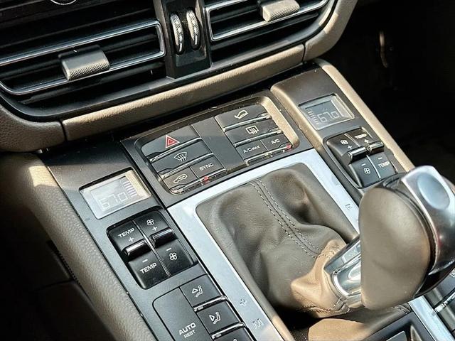 2021 Porsche Macan Macan
