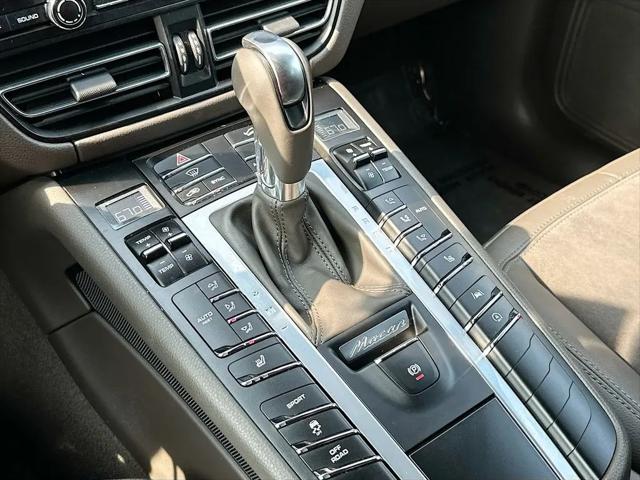 2021 Porsche Macan Macan
