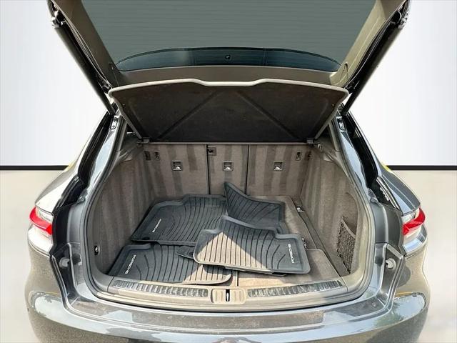 2021 Porsche Macan Macan