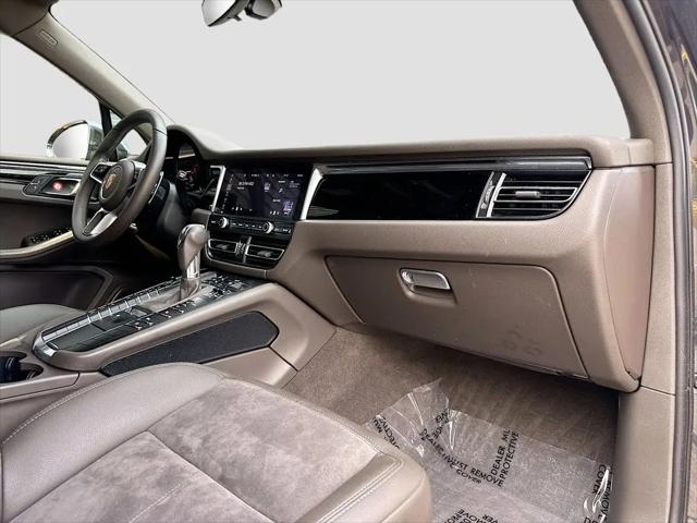 2021 Porsche Macan Macan