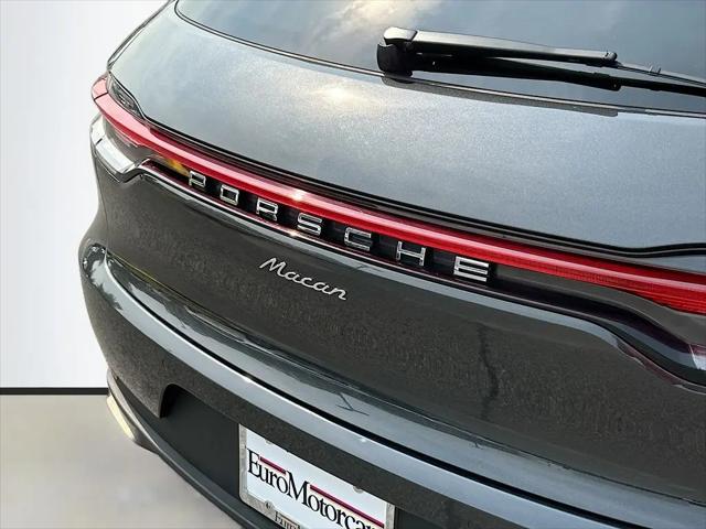2021 Porsche Macan Macan