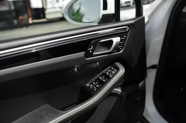 2019 Porsche Macan Macan