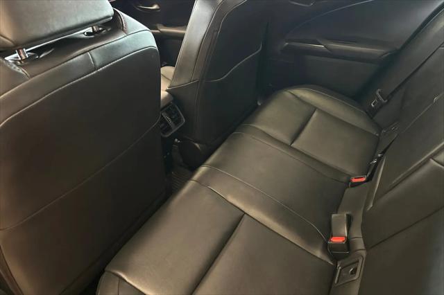 2025 Lexus 300 UX 300h