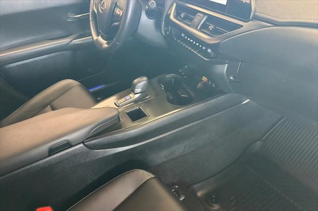 2025 Lexus 300 UX 300h