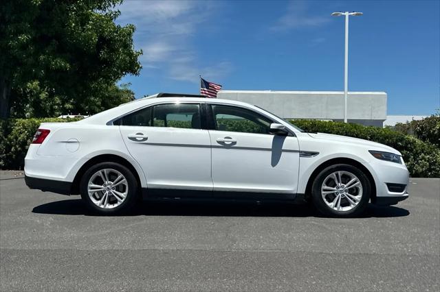 2017 Ford Taurus SEL