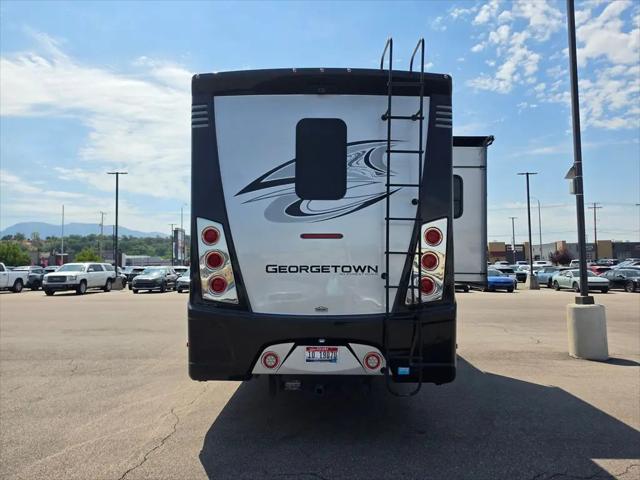 2019 Ford F-53 Base