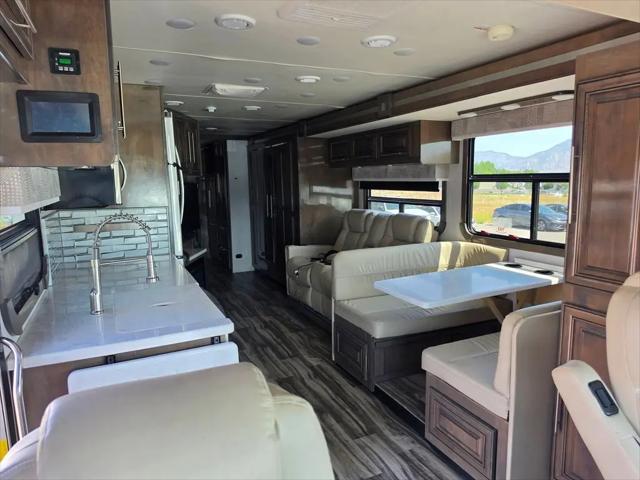 2019 Ford F-53 Base