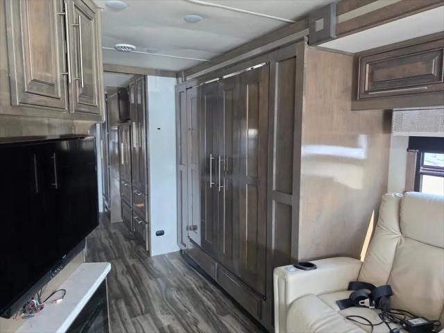 2019 Ford F-53 Base