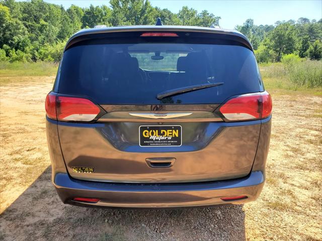 2021 Chrysler Voyager LXI