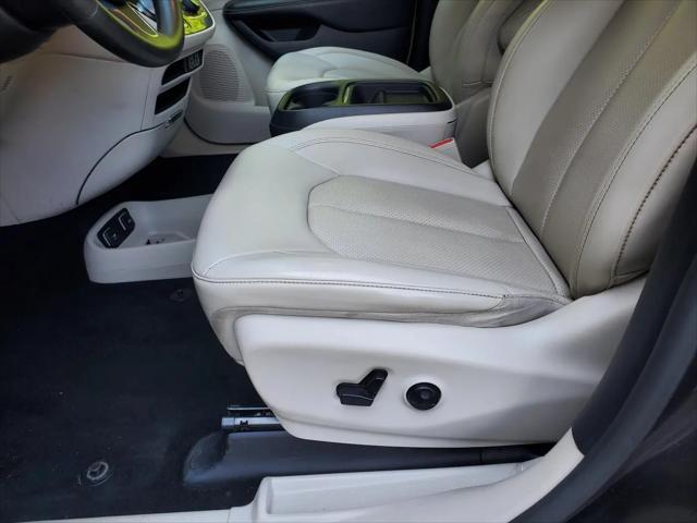 2021 Chrysler Voyager LXI