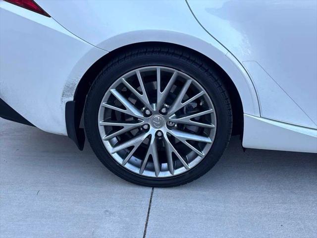 2016 Lexus IS 200t 200t