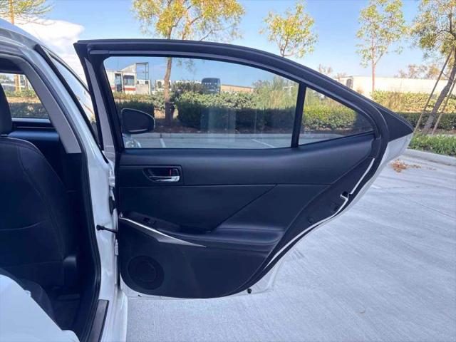 2016 Lexus IS 200t 200t