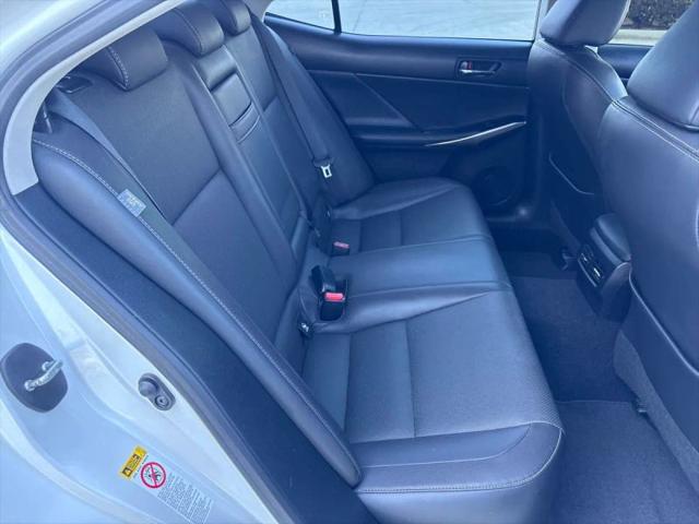 2016 Lexus IS 200t 200t
