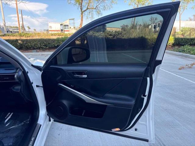 2016 Lexus IS 200t 200t