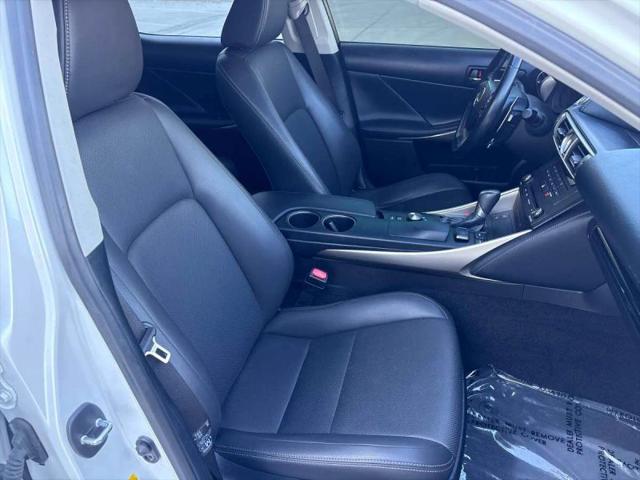 2016 Lexus IS 200t 200t