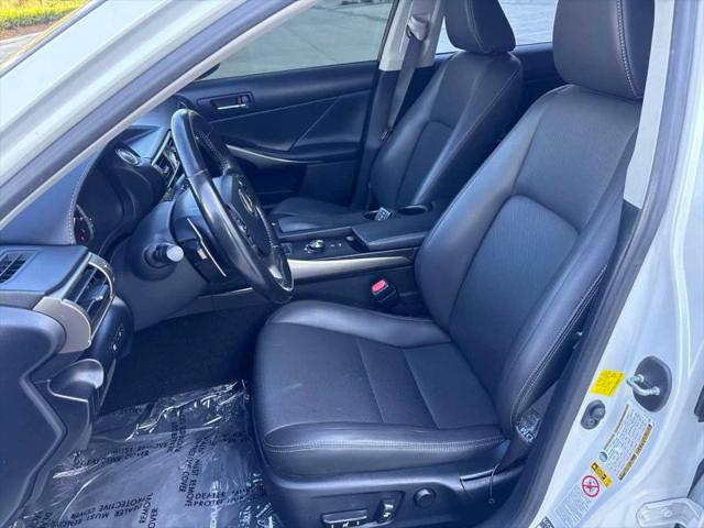 2016 Lexus IS 200t 200t