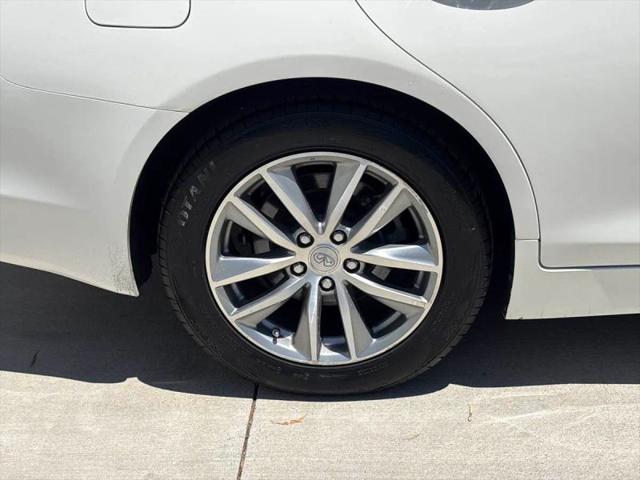 2017 INFINITI Q50 2.0t Base
