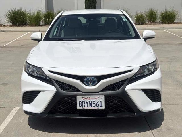 2020 Toyota Camry SE Hybrid