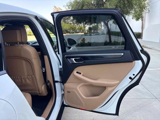 2018 Porsche Macan Sport Edition