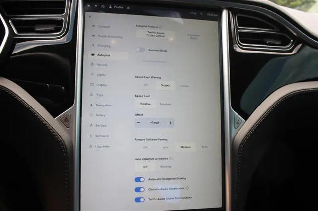 2015 Tesla Model S 70D