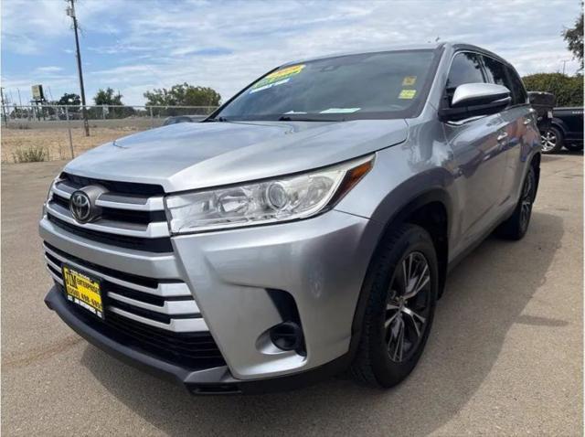2019 Toyota Highlander LE for sale in Fresno, CA