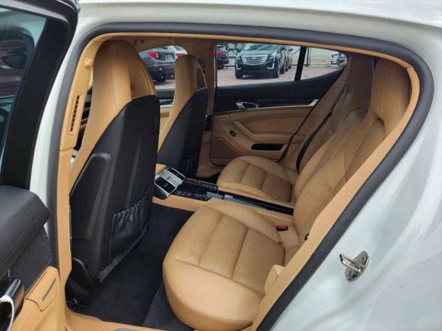 2016 Porsche Panamera Edition