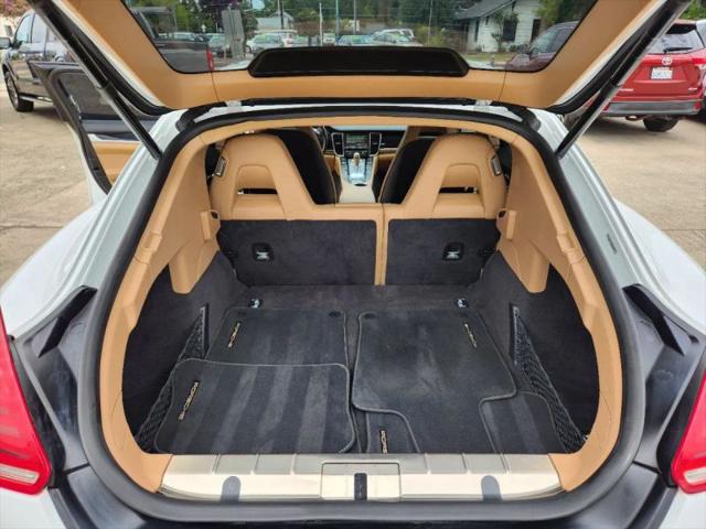 2016 Porsche Panamera Edition