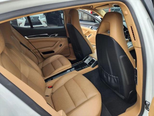 2016 Porsche Panamera Edition