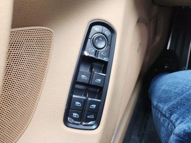 2016 Porsche Panamera Edition