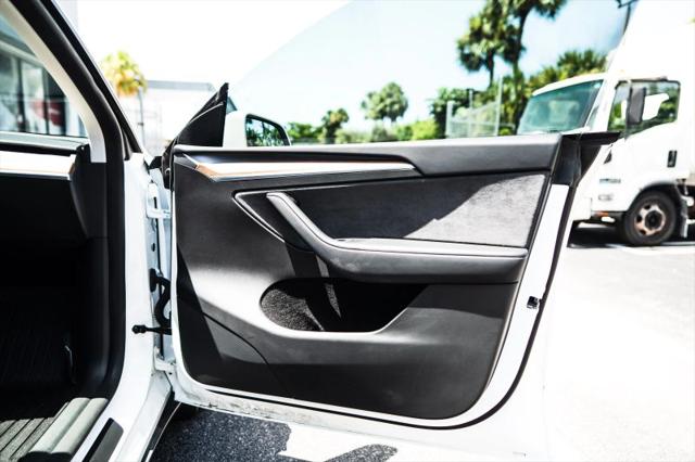 2024 Tesla Model Y Long Range Single Motor Rear-Wheel Drive