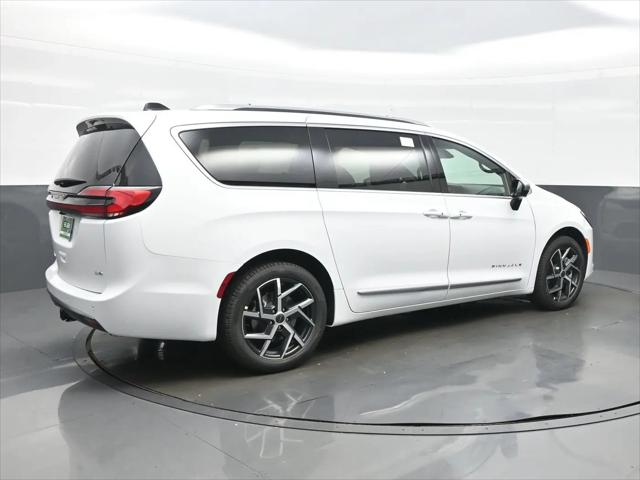 2027 Chrysler Pacifica Pinnacle