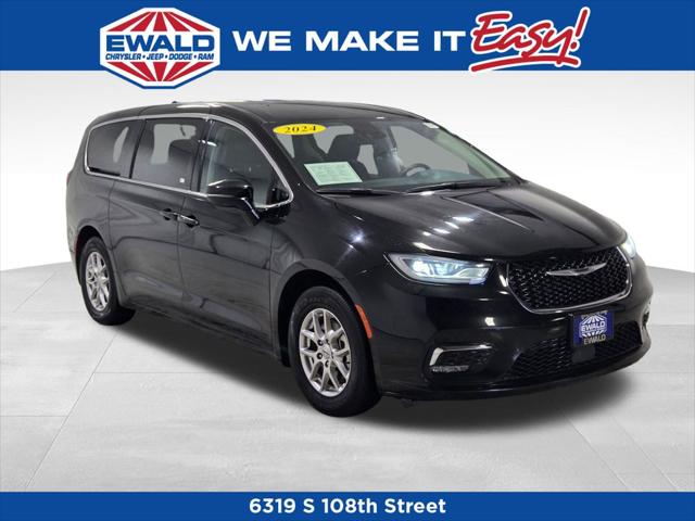 2024 Chrysler Pacifica Touring L for sale in Delafield, WI
