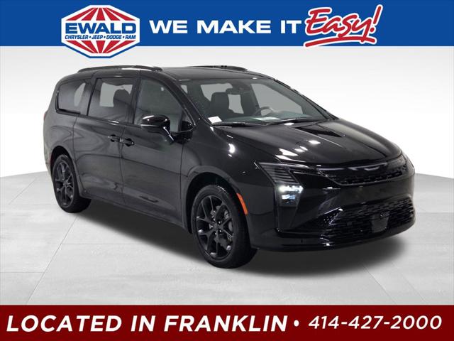 2027 Chrysler Pacifica Limited for sale in Delafield, WI