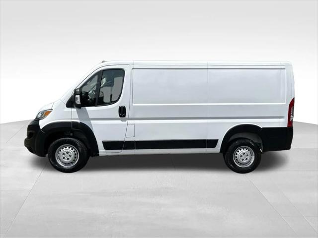 2025 RAM ProMaster 2500 Cargo Van Tradesman Low Roof 136 WB w/Pass Seat