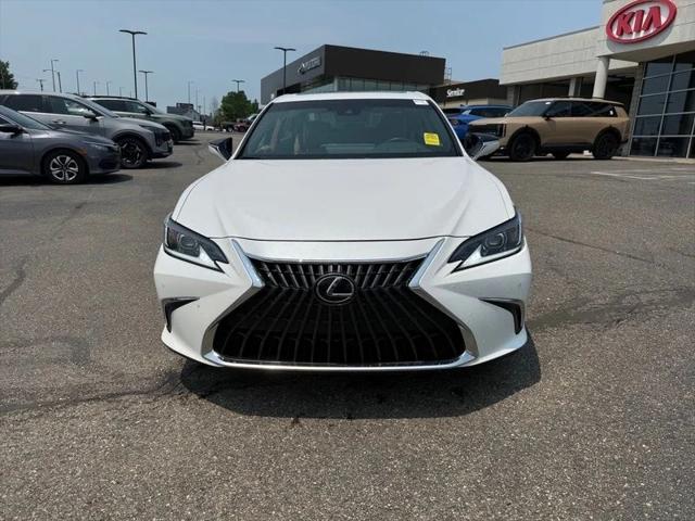 2024 Lexus ES 300h Luxury 2024 Lexus ES 300h Luxury