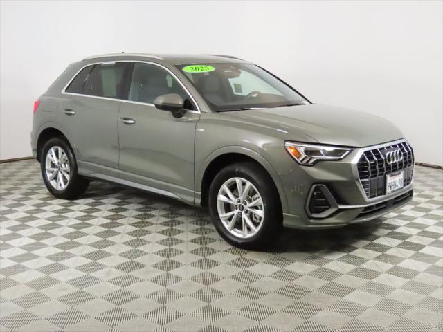 2025 Audi Q3 Premium 45 TFSI S line quattro Tiptronic
