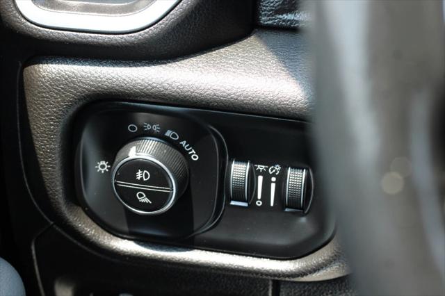 2019 Ram 1500 Big Horn/Lone Star Crew Cab 4x4 57 Box