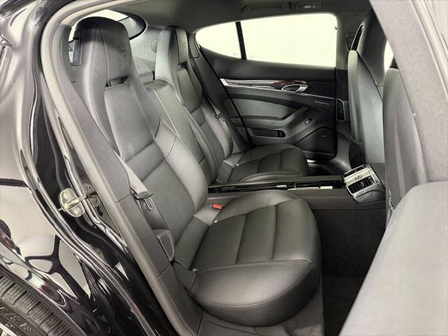 2013 Porsche Panamera 4 Platinum Edition