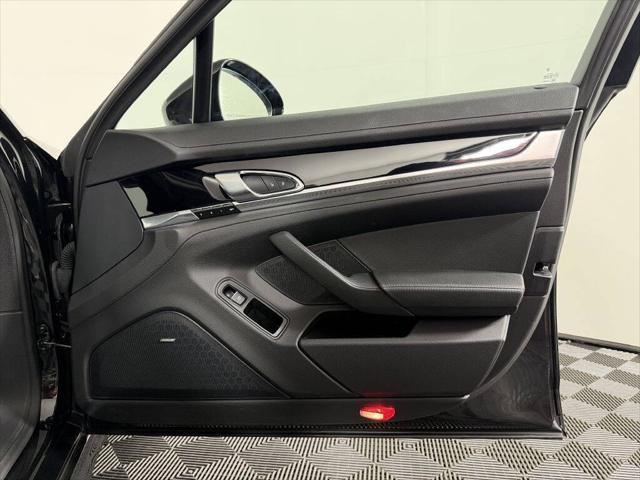 2013 Porsche Panamera 4 Platinum Edition