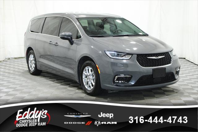2023 Chrysler Pacifica Touring L for sale in Wichita, KS