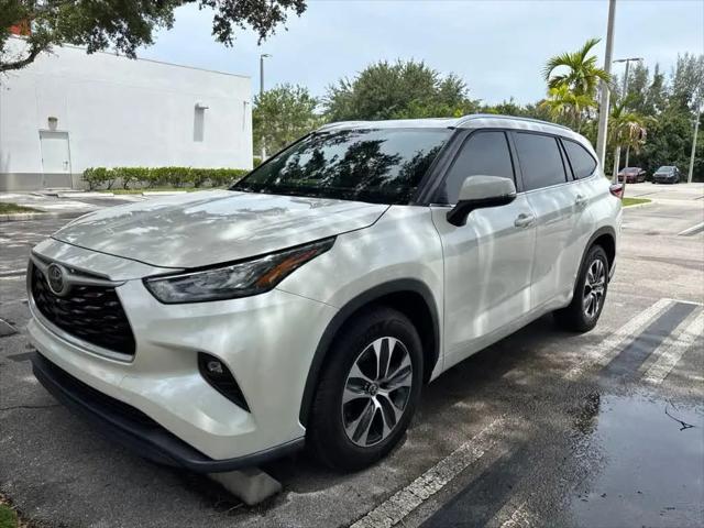 2020 Toyota Highlander XLE for sale in West Palm Beach, FL