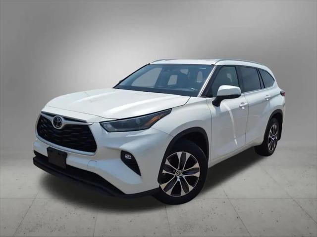 2021 Toyota Highlander XLE for sale in Troy, MI