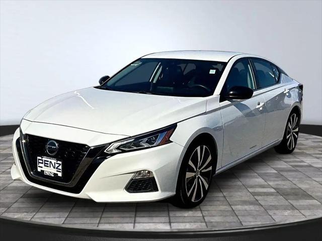 2022 Nissan Altima SR FWD for sale in ROCHESTER, MN