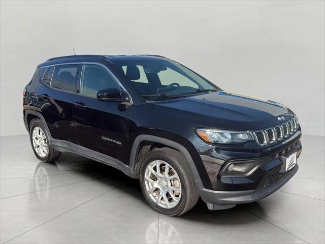 2023 Jeep Compass Latitude Lux FWD for sale in Green Bay, WI